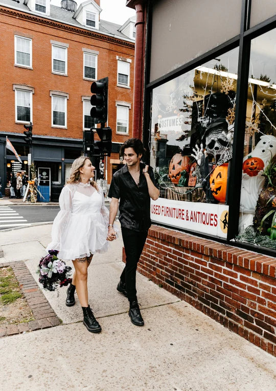 Spooky Sweetness: 10 Halloween Gift Ideas for Couples